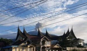 Gunung Marapi Erupsi